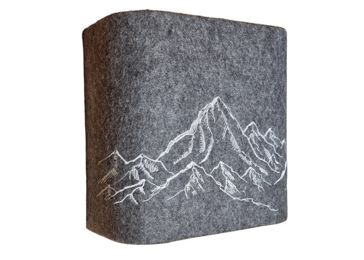 Applique murale broderie montagne gris...