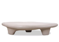 Table basse beige Earth en résine Margot – 2 tailles – Maison Yak