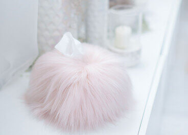 PORTE BOITE DE MOUCHOIRS FORME CARREE EN FAUSSE FOURRURE 12 COLORIS - PAR EVELYNE PRELONGE
