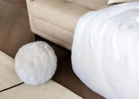 Coussin boule en fausse fourrure rase - snowball ø 32 - maison prelonge