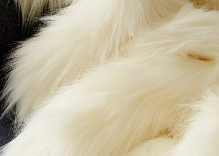 Coussin boule en fausse fourrure himalaya -...
