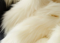 Coussin boule en fausse fourrure himalaya - snowball par maison prelonge