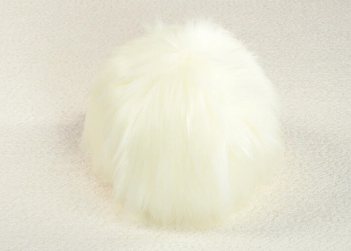Coussin boule en fausse fourrure himalaya -...