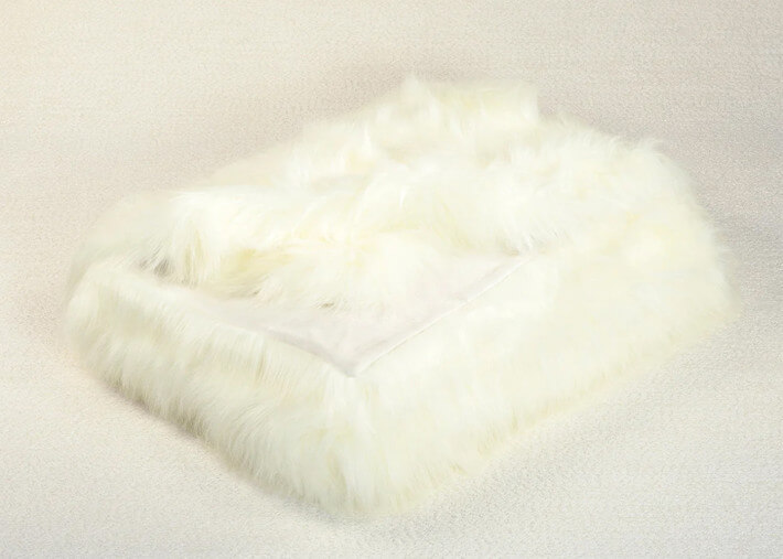 Plaid en fausse fourrure à poils longs – 3...