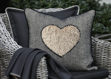 Coussin déco d’hiver motif cœur 3 coloris – Reska Catia Luca