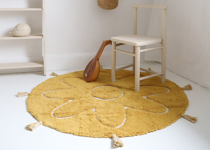 Tapis enfant rond jaune mangue à pompons – Yva...