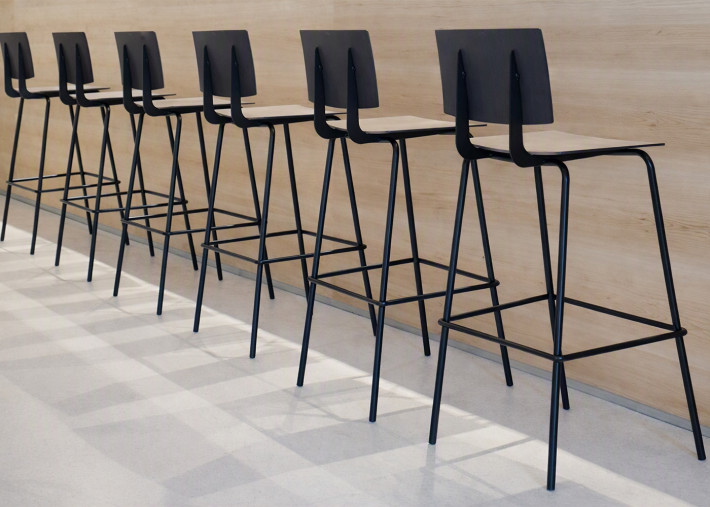 Tabouret Don Ondarreta – présentation du coloris wengé