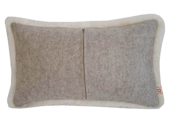 COUSSIN COSY ET CHIC BEIGE ECRU EN LAINE ET FOURRURE ANTARCTIQUE