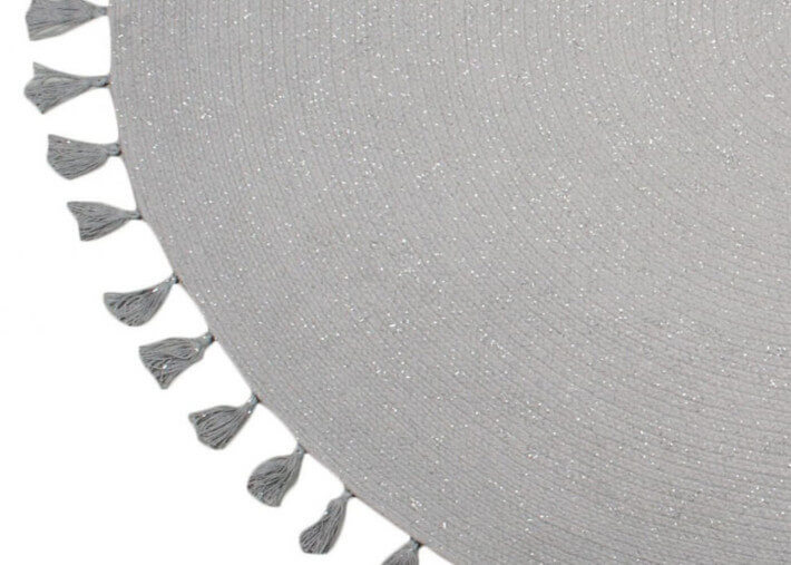 TAPIS GRIS ROND AVEC POMPONS EN COTON ET LUREX JOSEPHINE PAR NATTIOT