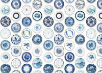 PAPIER PEINT MOTIFS ASSIETTES VINTAGE EN PORCELAINE BLEUE PAR STUDIO DITTE