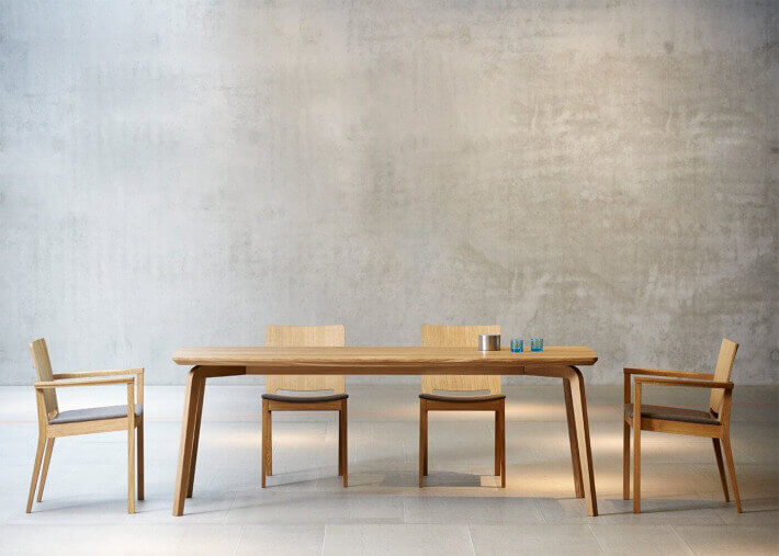 SET DE 2 CHAISES DE TABLE OU 2 FAUTEUILS DE TABLE EN CHENE MASSIF ET ASSISE EN LAINE - DESIGNER TOM KELLEY - KELLEY PAR JANKURTZ