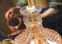 SUSPENSION AU DESIGN RETRO EN VERRE TRANSPARENT CISELE ET METAL DORE - BRUSSELS 2 PAR ITS ABOUT ROMI