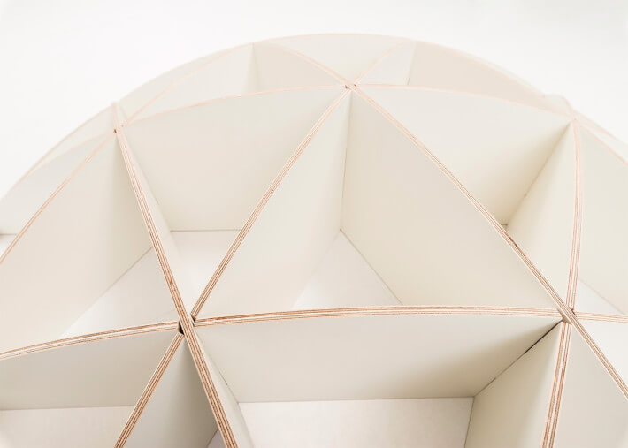 BIBLIOTHEQUE MURALE ORIGINALE ET DESIGN BLANC OU NOIR 3 TAILLES - COMB PAR JAANUS ORGUSAAR