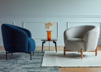FAUTEUIL PIEDS FUSEAU BOIS FONCE - 35 COULEURS AU CHOIX - HOLME PAR KRAGELUND
