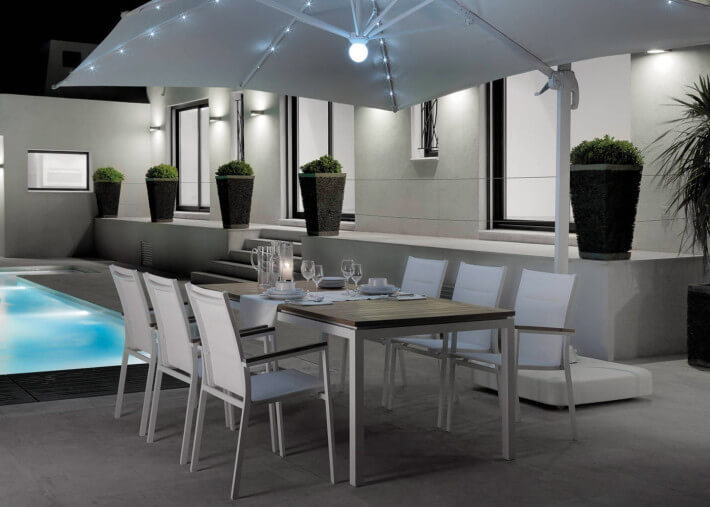 TABLE DE REPAS EN ALUMINIUM ET TECK EXTENSIBLE 2 TAILLES TIMBER 
