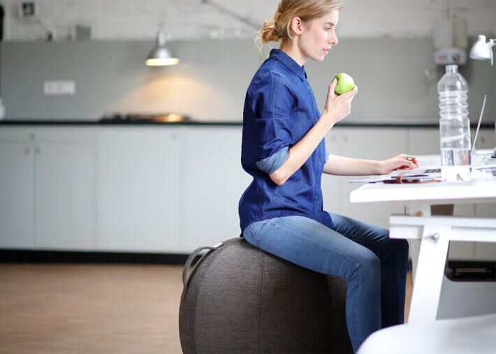 POUF ORIGINAL ET ERGONOMIQUE EN LAINE FEUTREE 4 COULEURS VLUV VELT 