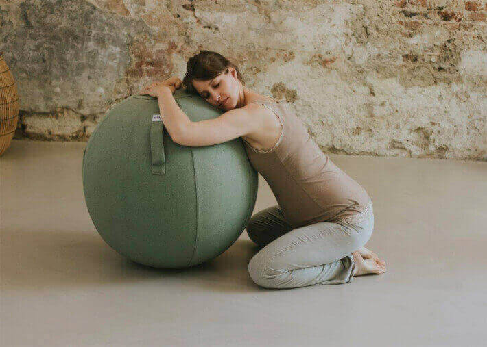 POUF BALLON IDEAL BUREAU VERT SAUMON BEIGE GRIS OU NUDE - SOVA PAR VLUV