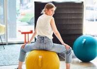 SIEGE BALLON - POUF ERGONOMIQUE TURQUOISE JAUNE ROUGE BEIGE OU ARGENT - VLUV LEIV