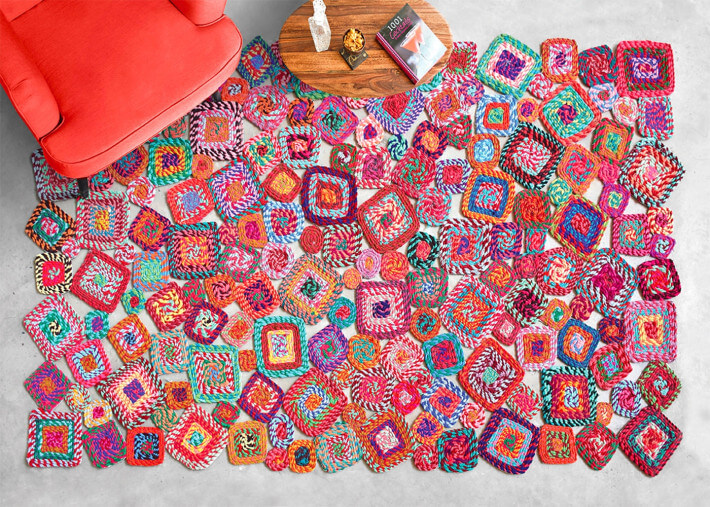 TAPIS MULTICOLORE EN FIBRES DE COTON RECYCLE GUNRAY PAR THE RUG REPUBLIC